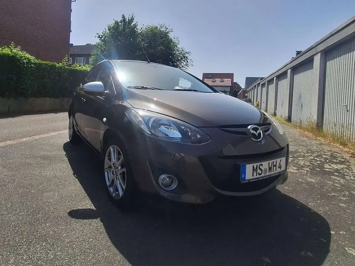 Gebraucht Mazda 2 Kenko 84 PS (61 kW) 2013 Bronze Kleinwagen