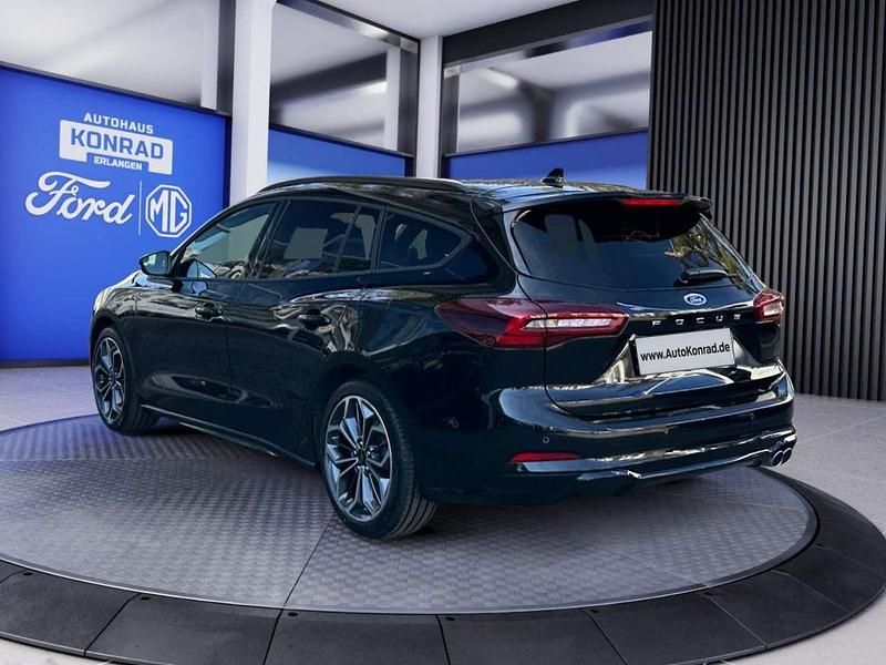 Neu Ford Focus ST-Line X 155 PS (114 kW) 2025 Schwarz Limousine