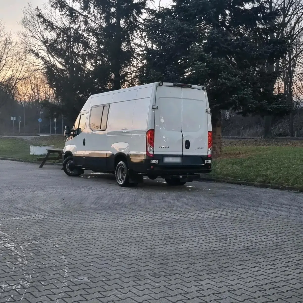 Second-hand Iveco Daily 170 CP (125 kW) 2016 Monovolum