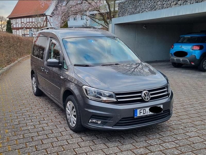 Gebraucht VW Caddy Comfortline 102 PS (75 kW) 2015 Schwarz Van / Kleinbus