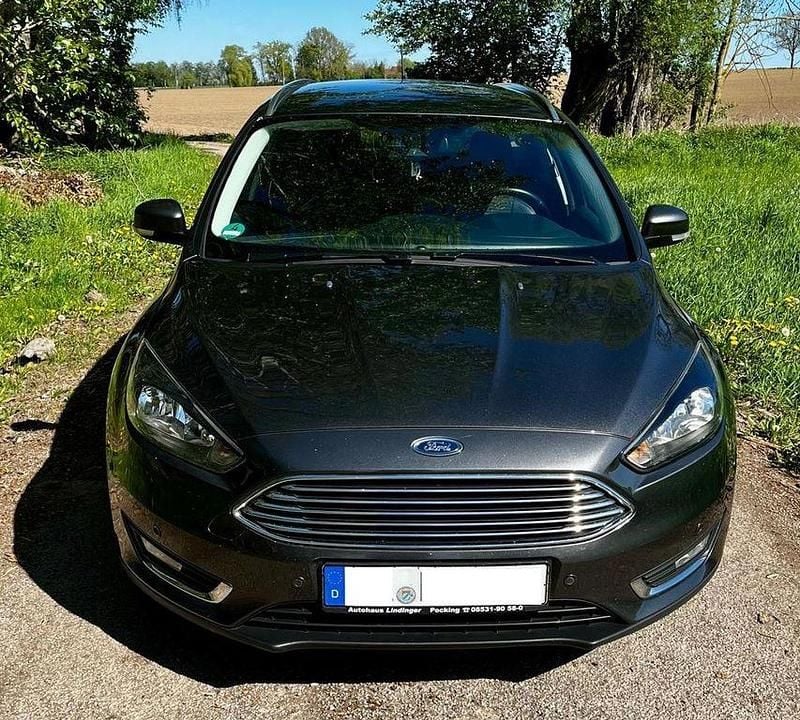 Second-hand Ford Focus Titanium 120 CP (88 kW) 2017 Gri Berlinǎ