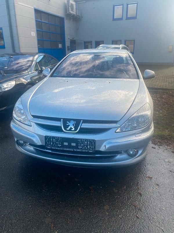 Gebraucht Peugeot 607 Platinum 204 PS (150 kW) 2010 Silber Limousine