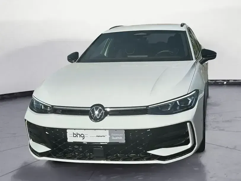 Usata VW Passat R-line 150 CV (110 kW) 2025 Bianco Station wagon