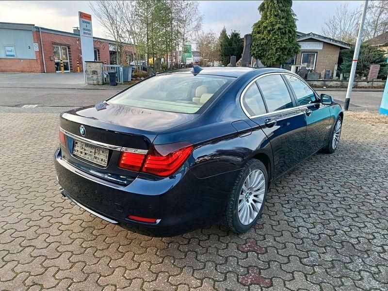Gebraucht BMW 730 245 PS (180 kW) 2010 Blau Limousine