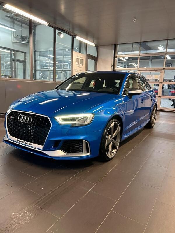 Blau Gebraucht 2020 Audi RS3 Sportback Kleinwagen | 44.900 € (Fairer Preis) - Bild 1/4