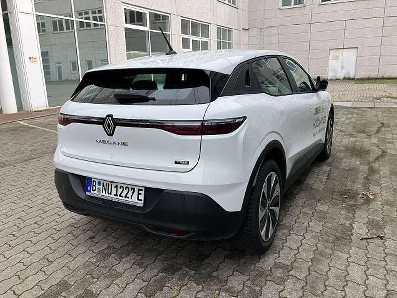 Gebraucht Renault Megane E-Tech Evolution 96 kW (131 PS) 2023 Arktisweiß Limousine