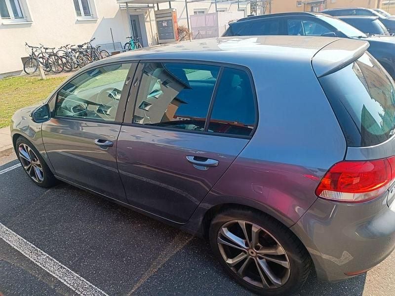 Gebraucht VW Golf VII Match 122 PS (89 kW) 2012 Grau Limousine