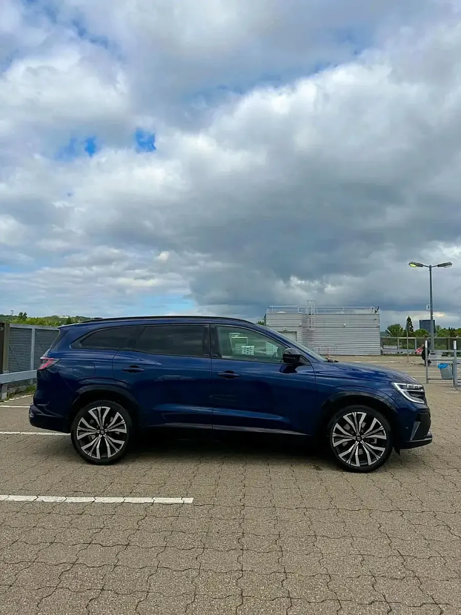 Gebraucht Renault Espace Iconic 200 PS (147 kW) 2024 Blau SUV