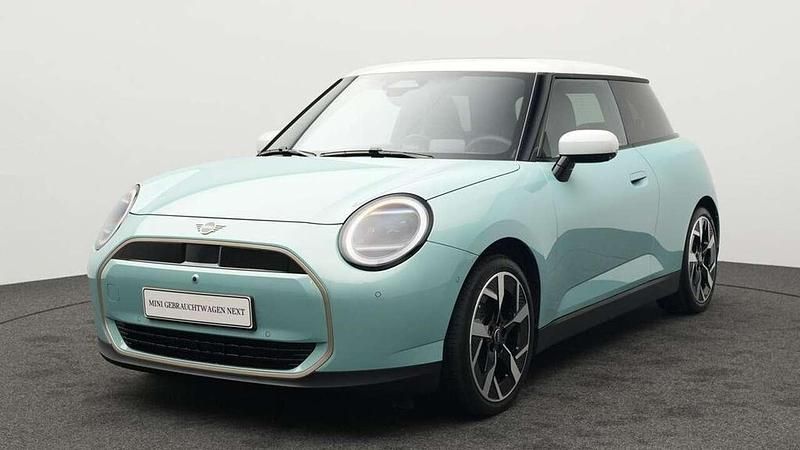 Gebraucht Mini Cooper Favoured 135 kW (184 PS) 2024 Grün Kleinwagen