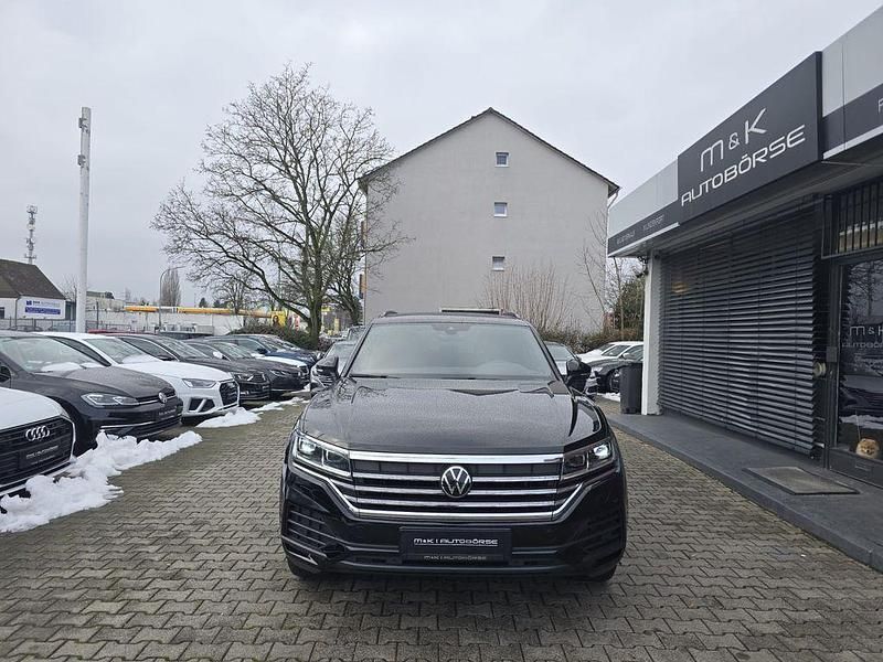 Gebraucht VW Touareg 231 PS (169 kW) 2024 Schwarz SUV