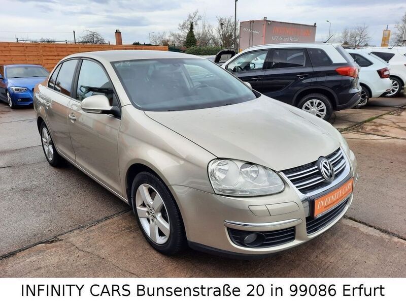 Beige Gebraucht 2009 VW Jetta United Limousine | 3.990 € (Fairer Preis) - Bild 1/4