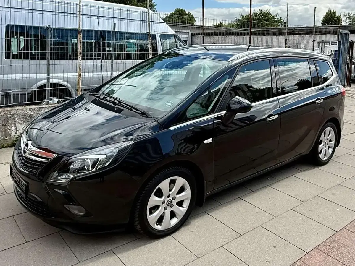 Gebraucht Opel Zafira Tourer Innovation 140 PS (102 kW) 2012 Graphitschwarz/carbon flash/mi Van / Kleinbus