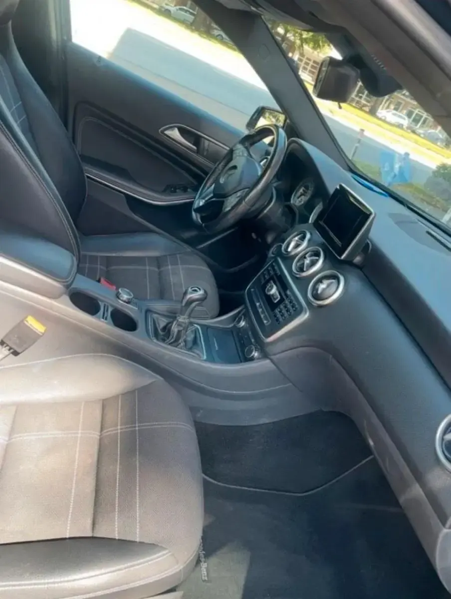 Gebraucht Mercedes A180 90 PS (66 kW) 2014 Schwarz Kombi