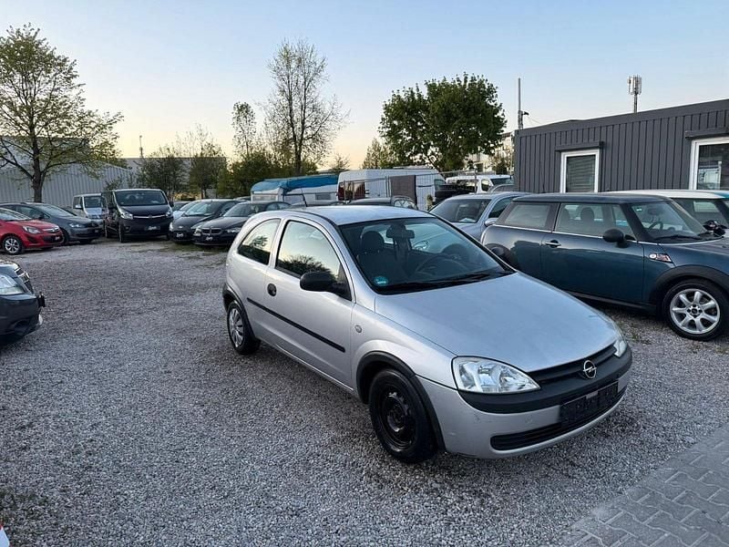 Używany Opel Corsa 58 KM (42 kW) 2002 Biały Hatchback