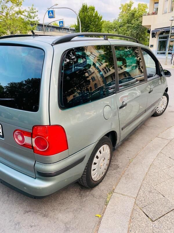 Braun Gebraucht 2006 VW Sharan Van / Kleinbus | 3.000 € - Bild 1/4