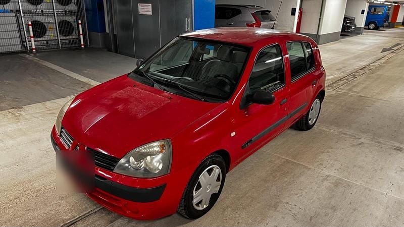 Second-hand Renault Clio II 60 CP (44 kW) 2004 Hatchback