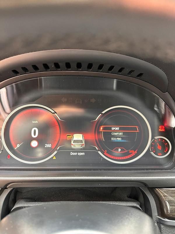 Gebraucht BMW 520 184 PS (135 kW) 2014 Grau Kombi