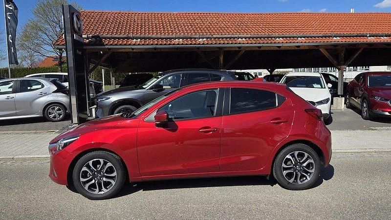 Gebraucht Mazda 2 Kizoku 90 PS (66 kW) 2017 Rubinrot metallic Kleinwagen