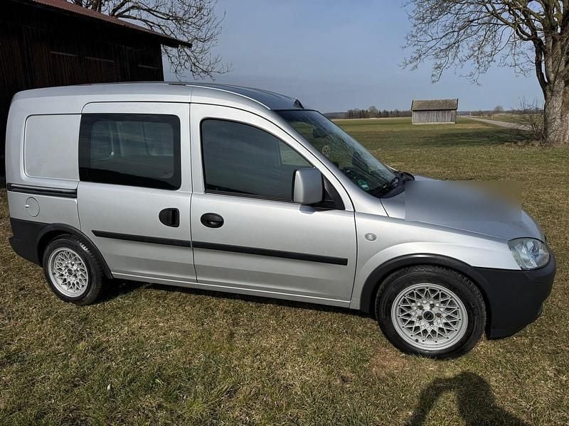 Gebraucht Opel Combo 101 PS (74 kW) 2006 Silber Van / Kleinbus