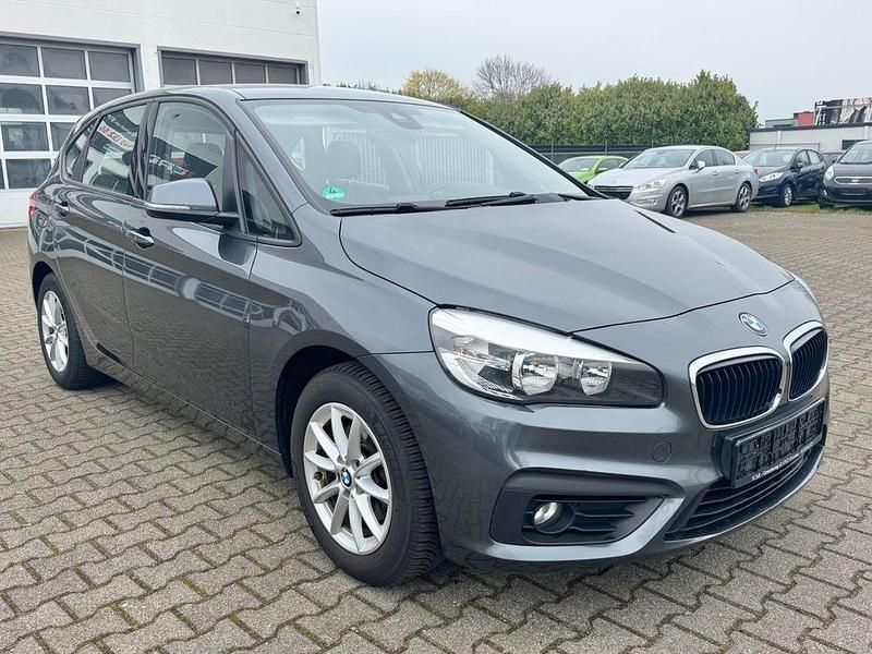 Gebraucht BMW 218 Basis 150 PS (110 kW) 2015 Grau Kombi