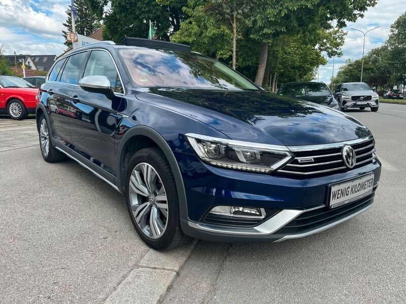 Blau Gebraucht 2019 VW Passat Alltrack Kombi | 27.900 € (Fairer Preis) - Bild 1/4