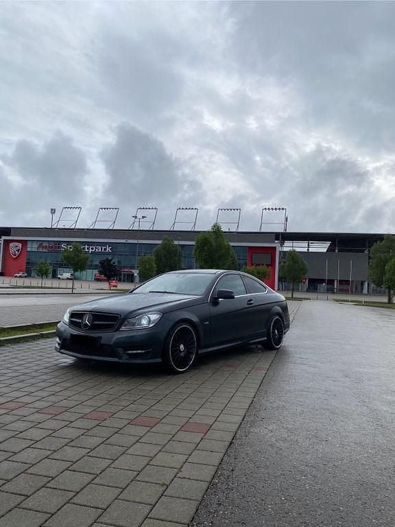Schwarz Gebraucht 2011 Mercedes C350 Edition 1 Coupé | 17.000 € (Etwas zu teuer) - Bild 1/4