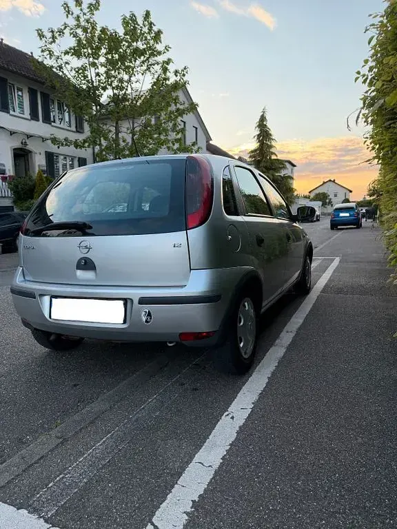 Gebraucht Opel Corsa 75 PS (55 kW) 2003 Silber Kleinwagen