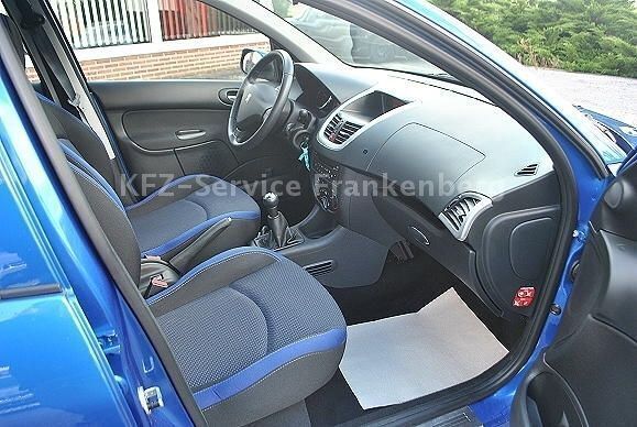 Gebraucht Peugeot 206+ 68 PS (50 kW) 2012 Blau metallic Kleinwagen