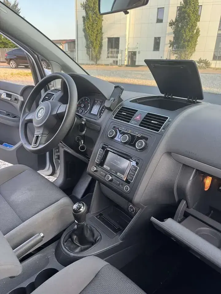 Gebraucht VW Touran Trendline 150 PS (110 kW) 2013 Van / Kleinbus