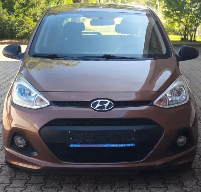 Gebraucht Hyundai i10 Classic 67 PS (49 kW) 2016 Braun Kleinwagen