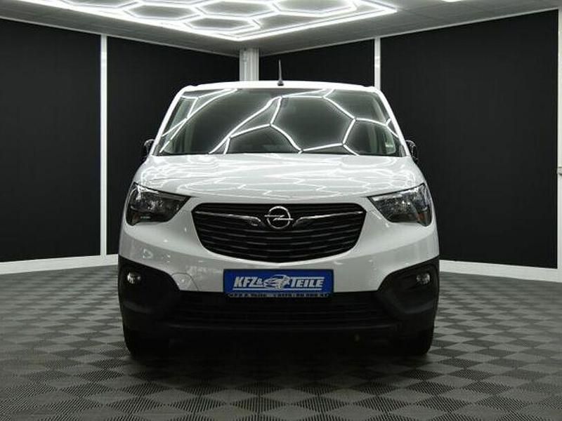 Gebraucht Opel Combo 131 PS (96 kW) 2023 Weiß Van / Kleinbus