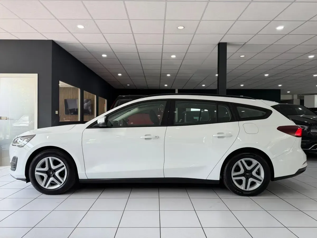 Gebraucht Ford Focus 120 PS (88 kW) 2022 Weiß Kombi