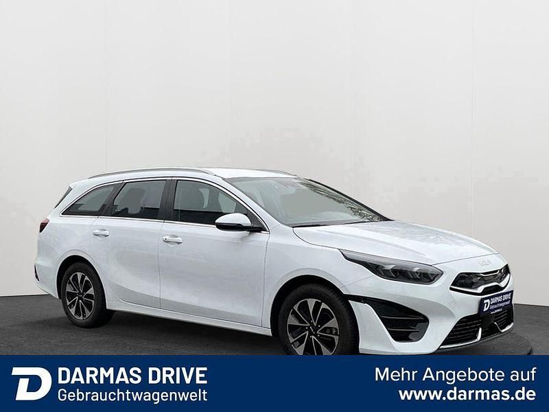 Weiß Gebraucht 2022 Kia Ceed Sportswagon Vision Kombi | 19.990 € (Superpreis) - Bild 1/4