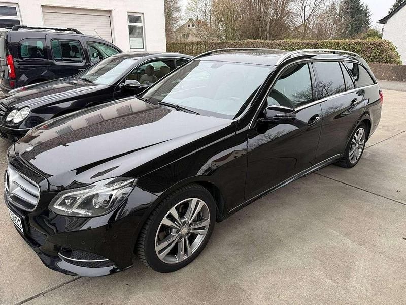 Gebraucht Mercedes E220 170 PS (125 kW) 2013 Nachtschwarz Kombi
