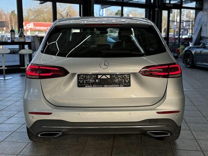 Gebraucht Mercedes B220 Progressive 190 PS (139 kW) 2019 Silber Van / Kleinbus