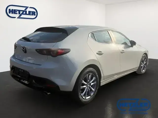 Neu Mazda 3 Prime-Line 140 PS (102 kW) 2026 Weiss Limousine