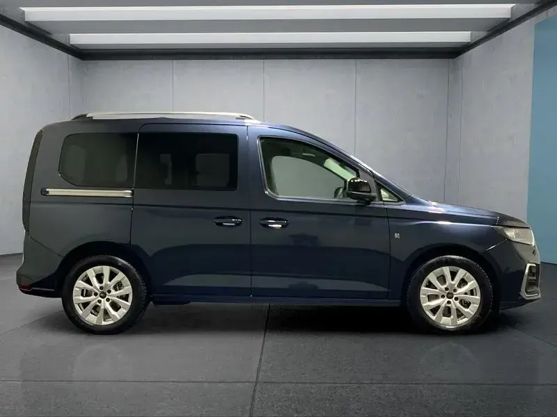 Gebraucht Ford Tourneo Connect 150 PS (110 kW) 2025 Blau Van / Kleinbus