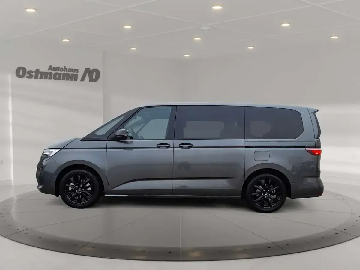 Gebraucht VW Multivan 150 PS (110 kW) 2026 Grau Van / Kleinbus