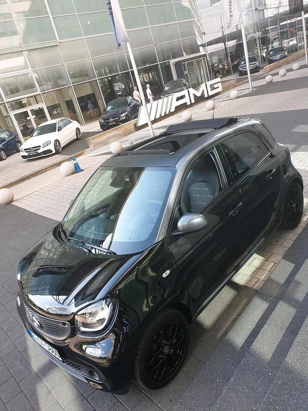 Schwarz Gebraucht 2018 Smart ForFour Prime Kleinwagen | 11.600 € - Bild 1/4
