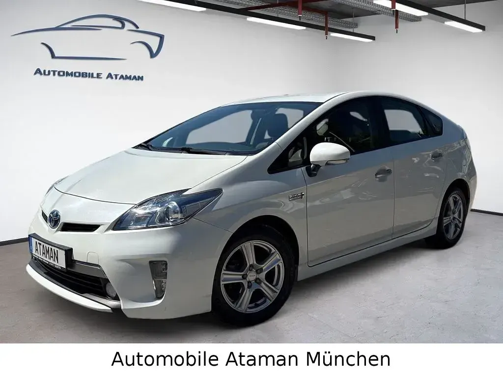 Gebraucht Toyota Prius Life 99 PS (72 kW) 2013 Weiß Limousine