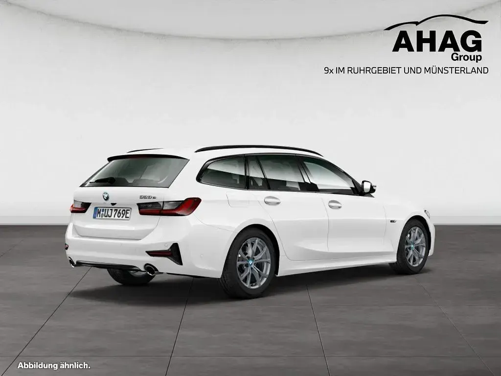 Gebraucht BMW 330e Sport Line 292 PS (214 kW) 2022 Schwarz Kombi