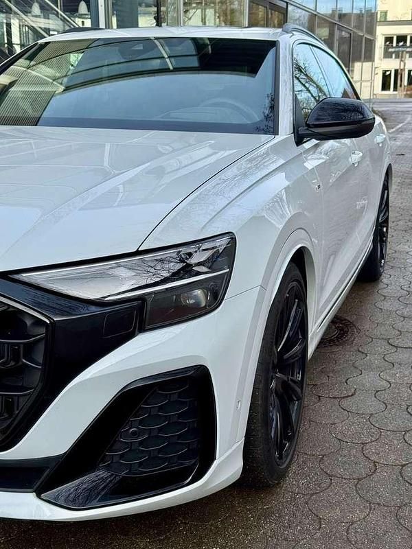 Gebraucht Audi Q8 S-Line 286 PS (210 kW) 2025 Gletscherweiß SUV