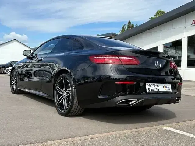 Gebraucht Mercedes 300 AMG 245 PS (180 kW) 2019 Schwarz Coupé