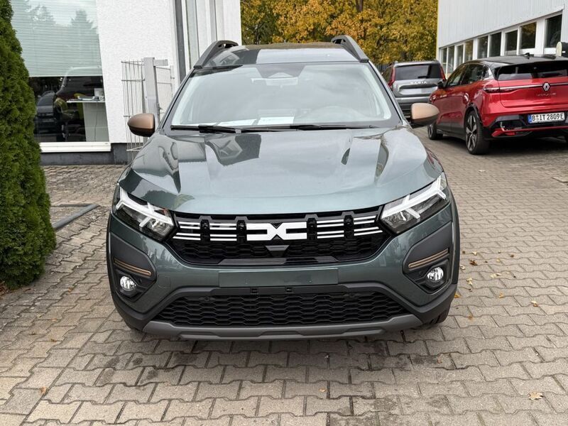 Gebraucht Dacia Jogger Extreme 141 PS (103 kW) 2024 Zedergrün Van / Kleinbus