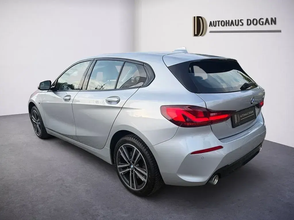 Gebraucht BMW 120 Sport Line 178 PS (130 kW) 2021 Silber Limousine