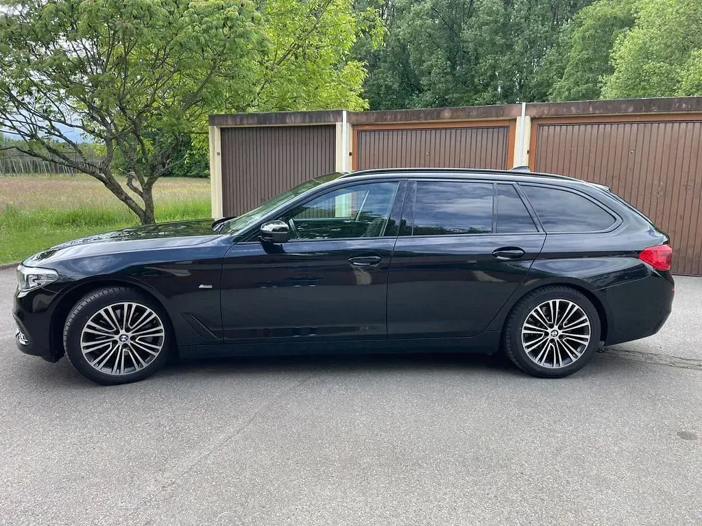 Gebraucht BMW 520 Sport Line 184 PS (135 kW) 2017 Schwarz Kombi