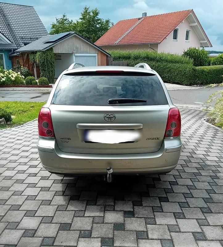 Gebraucht Toyota Avensis T2 145 PS (106 kW) 2009 Beige Kombi