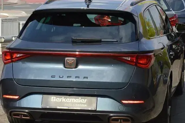 Gebraucht Cupra Leon 204 PS (150 kW) 2024 Magnetic tech (metallic) Limousine