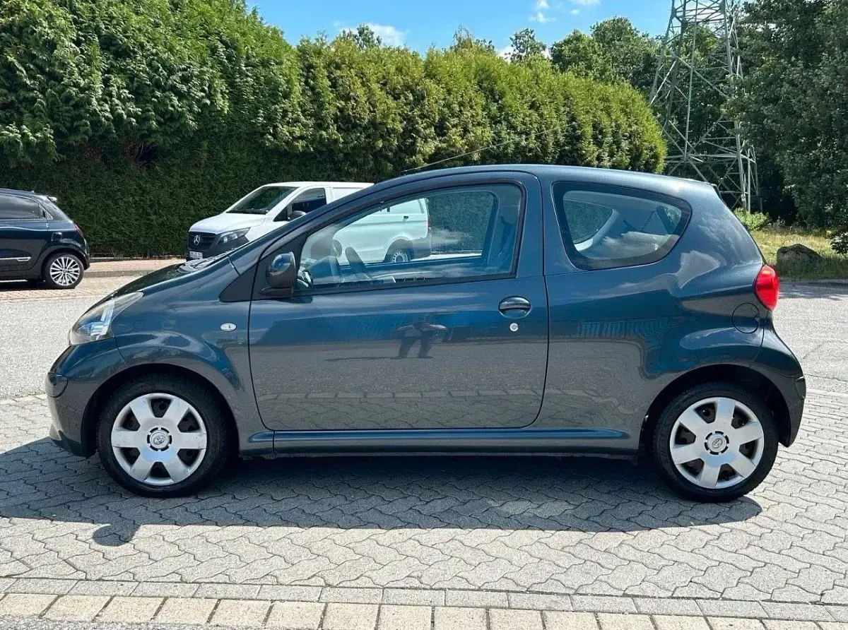 Gebraucht Toyota Aygo Edition 68 PS (50 kW) 2007 Grau Kleinwagen