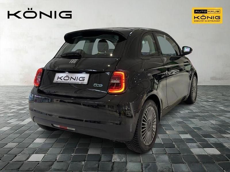 Gebraucht Fiat 500e 86 kW (118 PS) 2023 Onyx schwarz Limousine